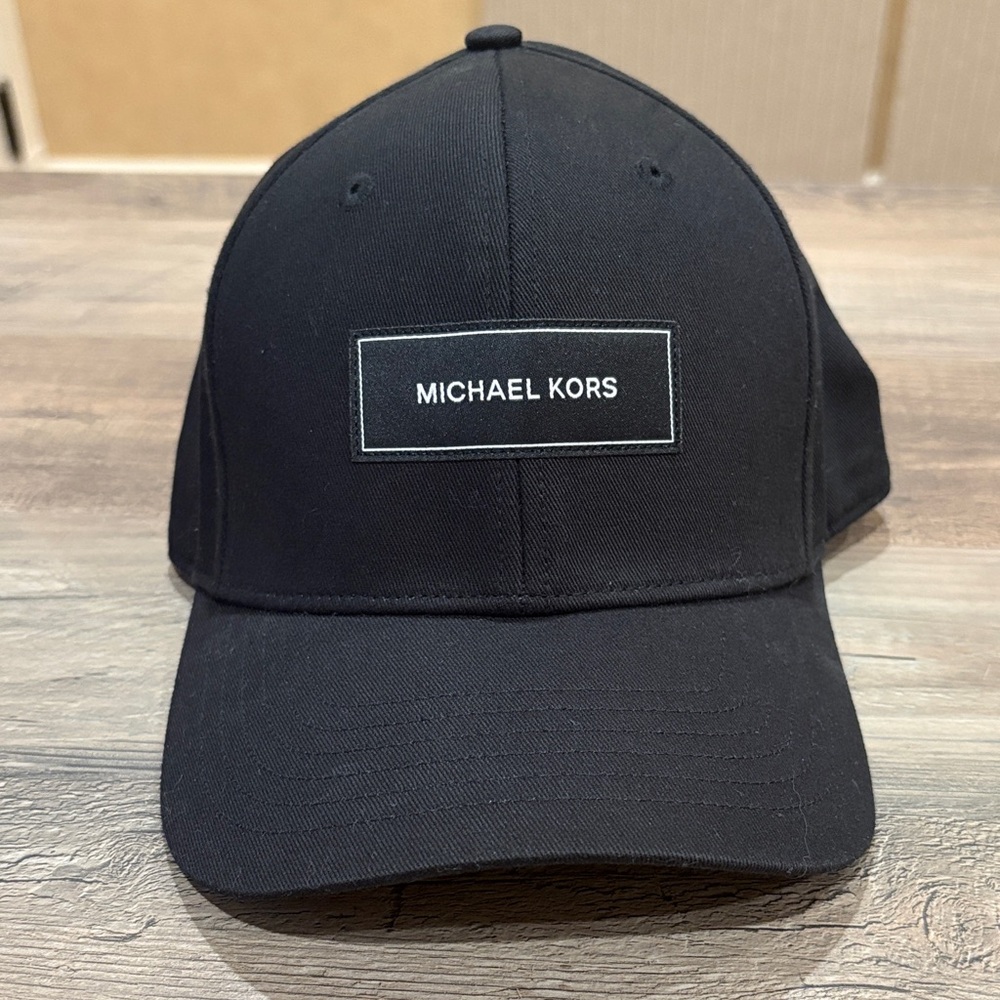 Michael Kors Classic Black Cap